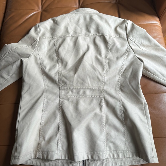 Coat from Marie claire boutique - Picture 2 of 3